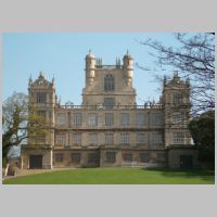 Wollaton Hall, Nottingham, photo by Acabashi on Wikipedia.jpg